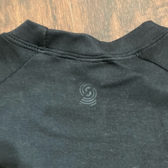 STRONG BY ZUMBA STRONG NATION long sleeve crop top with glittery piping Med NWT - Picture 6 of 15